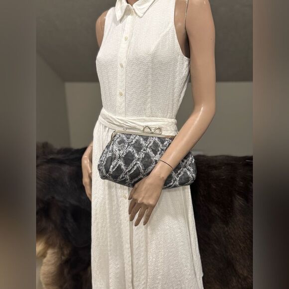 Genuine Leather Denim Quilted Pattern, Handmade Unique Bow Kisslock Baguette Bag - Picture 10 of 16